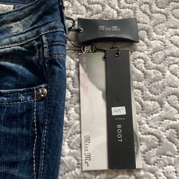 Miss Me Jeans - Picture 3 of 4